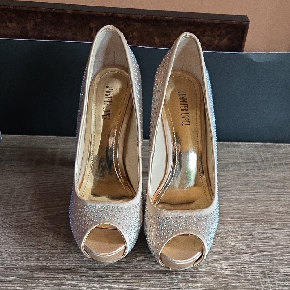 Jennifer Lopez Women's Peep Toe Heels - Cream (Used)